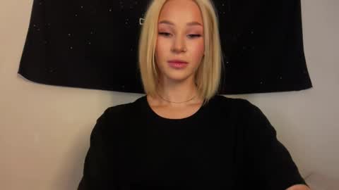 MOLLYYYY dont forget to give me a thumb up online show from 04-24-26, 04:37