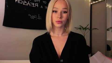 MOLLYYYY dont forget to give me a thumb up online show from 04-27-26, 01:42