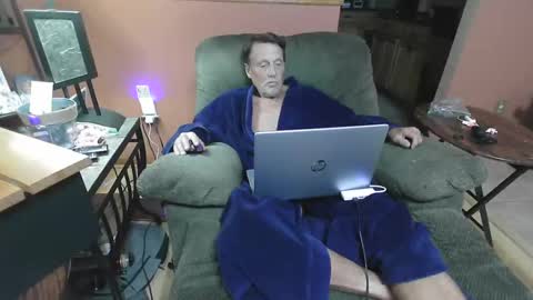 Double Trouble online show from 10-20-25, 04:46