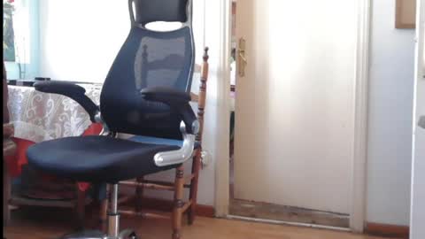 Lucia online show from 04-06-26, 10:38