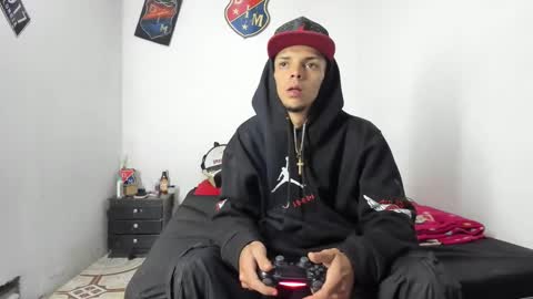 Snapshot of douglas_gallegos chatting on 01-16-25, 12:34 douglas_gallegos online show from 01-16-25, 12:34