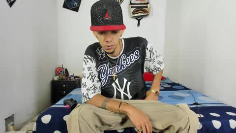 Snapshot of douglas_gallegos chatting on 01-21-25, 01:50 douglas_gallegos online show from 01-21-25, 01:50