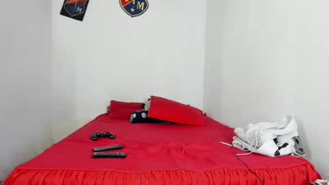 Snapshot of douglas_gallegos chatting on 02-15-25, 11:36 douglas_gallegos online show from 02-15-25, 11:36