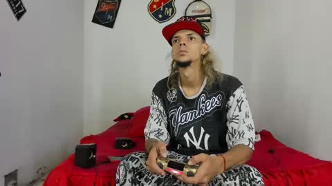 Snapshot of douglas_gallegos chatting on 02-27-25, 07:44 douglas_gallegos online show from 02-27-25, 07:44