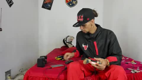 Snapshot of douglas_gallegos chatting on 02-27-25, 11:26 douglas_gallegos online show from 02-27-25, 11:26