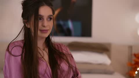    .         . online show from 11-08-25, 07:52