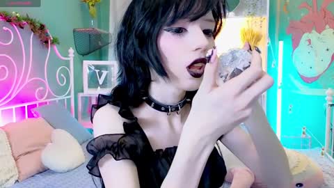 Snapshot of draculaura_ chatting on 12-29-24, 08:58 Draculaura online show from 12-29-24, 08:58