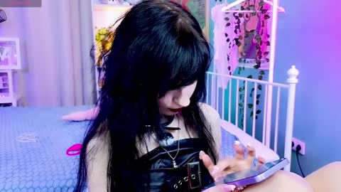 Snapshot of draculaura_ chatting on 01-23-25, 06:45 Draculaura online show from 01-23-25, 06:45