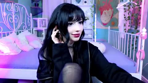 Snapshot of draculaura_ chatting on 02-13-25, 01:08 Draculaura online show from 02-13-25, 01:08