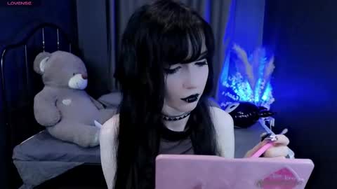 Snapshot of draculaura_ chatting on 03-11-25, 04:10 Draculaura online show from 03-11-25, 04:10