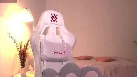 Snapshot of dragon_ink chatting on 10-28-25, 06:06 Lisbeth Salander online show from 10-28-25, 06:06