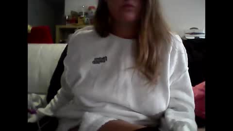 Snapshot of dragonefr chatting on 01-09-25, 10:41 dragonefr online show from 01-09-25, 10:41