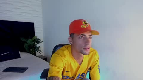 Snapshot of drakeneumann chatting on 02-27-25, 02:32 Drake Neuman online show from 02-27-25, 02:32