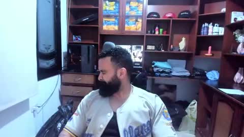 Snapshot of drako_argenti_ chatting on 12-22-24, 04:39 Drako online show from 12-22-24, 04:39