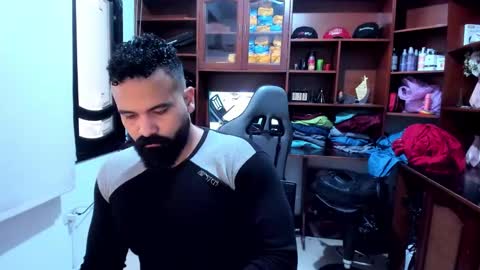 Snapshot of drako_argenti_ chatting on 12-30-24, 08:15 Drako online show from 12-30-24, 08:15