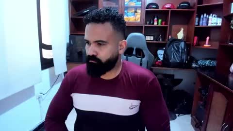 Snapshot of drako_argenti_ chatting on 12-31-24, 08:34 Drako online show from 12-31-24, 08:34