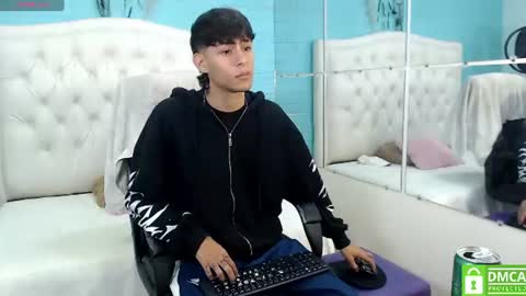 Snapshot of draxblade chatting on 08-07-26, 04:03 DraxBlade online show from 08-07-26, 04:03