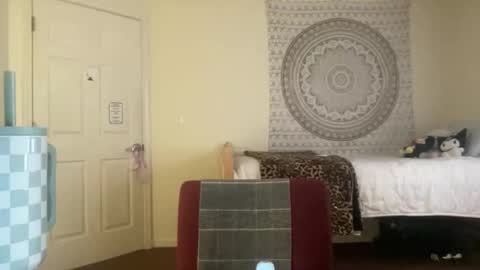 ur dream girl online show from 04-10-26, 09:19