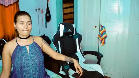 Snapshot of dream__girls69944 chatting on 02-20-25, 09:53 sharon online show from 02-20-25, 09:53