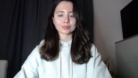 Snapshot of dream_nicole02 chatting on 01-11-26, 02:44 Nicole online show from 01-11-26, 02:44