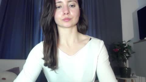 Snapshot of dream_nicole02 chatting on 03-04-26, 03:18 Nicole online show from 03-04-26, 03:18