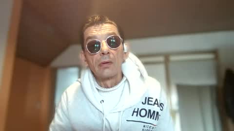 Dreambob online show from 11-27-25, 12:07