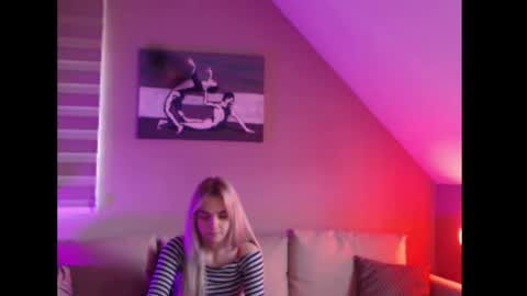 A girl online show from 11-10-25, 08:24