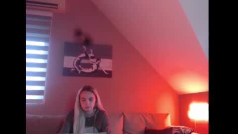 A girl online show from 12-02-25, 07:57