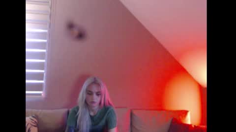 A girl online show from 12-19-25, 08:10