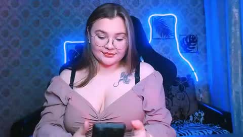 Snapshot of dreamforyoue2 chatting on 06-25-26, 07:18 dreamforyoue2 online show from 06-25-26, 07:18
