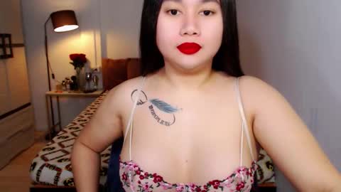 Snapshot of dreamgirlheaven chatting on 01-09-26, 06:16 Heaven online show from 01-09-26, 06:16