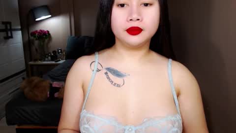 Snapshot of dreamgirlheaven chatting on 02-17-26, 05:59 Heaven online show from 02-17-26, 05:59