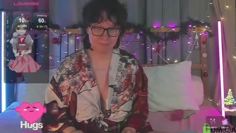 Snapshot of dreamgirllove chatting on 12-19-24, 05:07 Billy online show from 12-19-24, 05:07