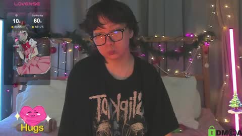 Snapshot of dreamgirllove chatting on 12-22-24, 01:55 Billy online show from 12-22-24, 01:55