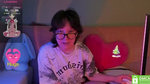 Snapshot of dreamgirllove chatting on 01-16-25, 10:02 Billy online show from 01-16-25, 10:02