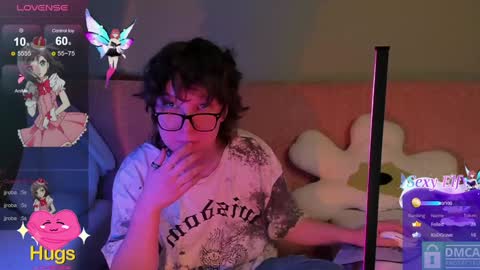 Snapshot of dreamgirllove chatting on 01-17-25, 07:08 Billy online show from 01-17-25, 07:08