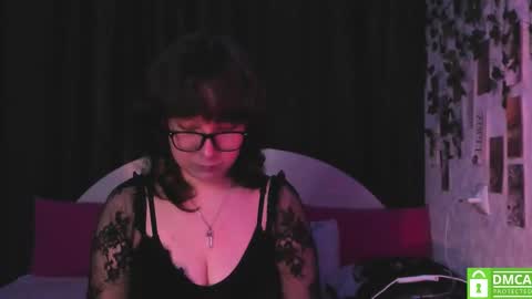 Snapshot of dreamgirllove chatting on 09-25-25, 10:35 Billy online show from 09-25-25, 10:35