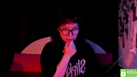 Snapshot of dreamgirllove chatting on 10-13-25, 09:04 Billy online show from 10-13-25, 09:04