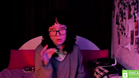 Snapshot of dreamgirllove chatting on 12-02-25, 09:43 Billy online show from 12-02-25, 09:43