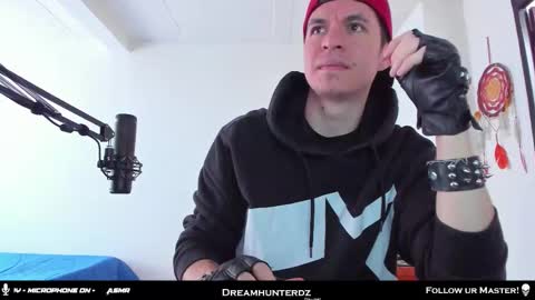 Your lord. - ONLINE  1500 Pm to 2100 Pm - New York Hour online show from 11-06-25, 09:15