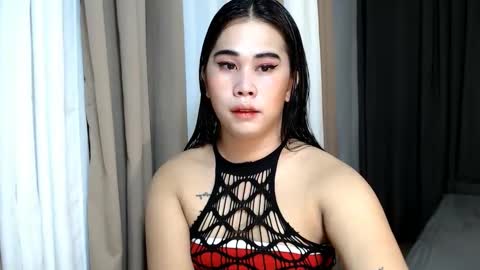 Snapshot of dreammegan chatting on 12-22-24, 11:33 Stacy DONT FORGET TO FOLLOW ME AND THUMBS UP my wife samgrg2 online show from 12-22-24, 11:33