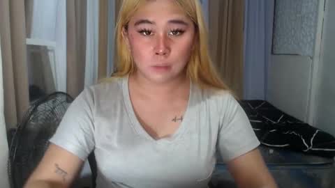 Snapshot of dreammegan chatting on 05-05-26, 04:48 Stacy DONT FORGET TO FOLLOW ME AND THUMBS UP my wife samgrg2 online show from 05-05-26, 04:48