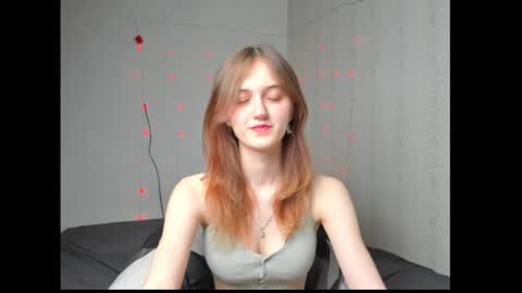 Snapshot of dreamy_pollyyy chatting on 03-11-26, 12:44 dreamy_pollyyy online show from 03-11-26, 12:44