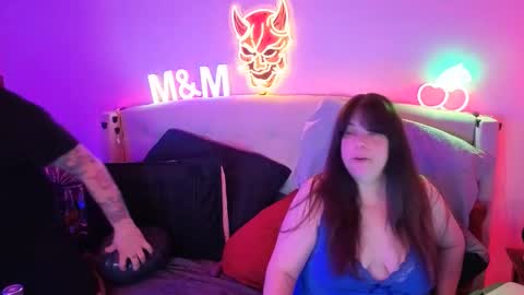 Snapshot of dreamycouple01 chatting on 05-12-26, 05:59 DreamyCouple01 online show from 05-12-26, 05:59