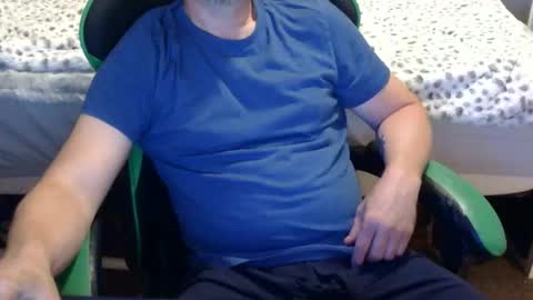 Snapshot of dreamydick47061 chatting on 06-10-26, 02:56 luvslutz online show from 06-10-26, 02:56