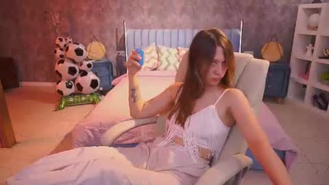 Lina online show from 07-16-26, 07:09