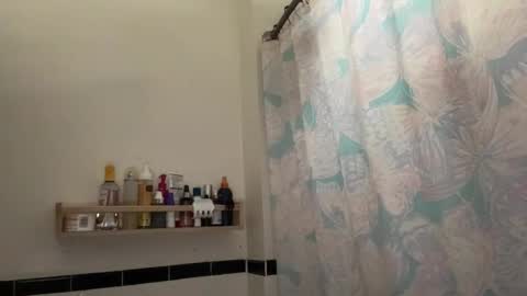 RIRI OR DREAMY online show from 11-08-25, 05:23