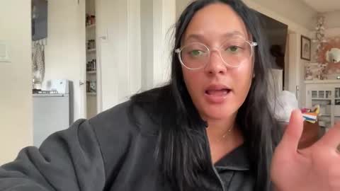 RIRI OR DREAMY online show from 01-06-26, 10:01