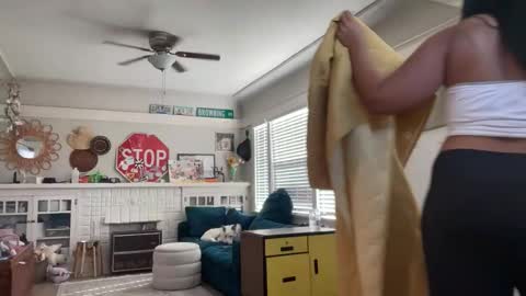 RIRI OR DREAMY online show from 04-04-26, 11:13