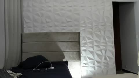 Snapshot of drekev_ chatting on 01-04-25, 01:42 Kevin online show from 01-04-25, 01:42